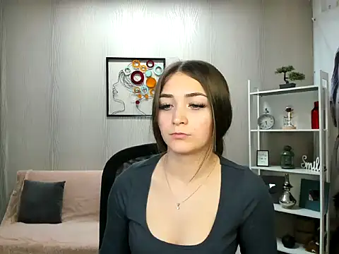 Chatroom XXX en direct de EllaClarke