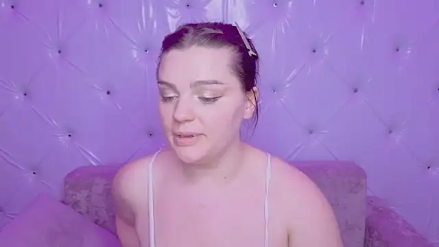 Chatroom XXX en direct de MilkyPop_