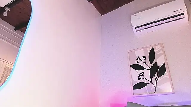 Chatroom XXX en direct de HannahSkies