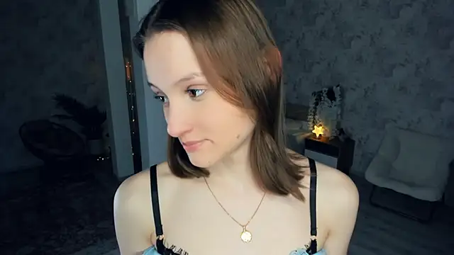 LianneBynon élő XXX-chatje