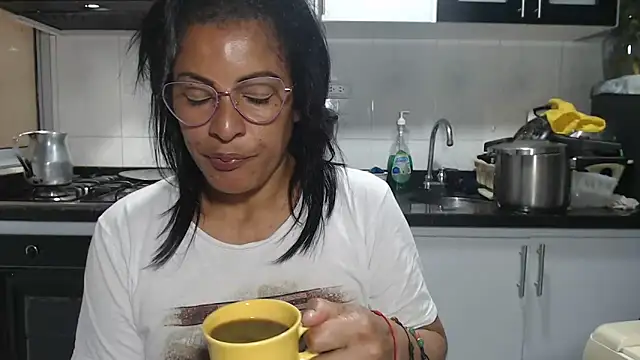 Chatroom XXX en direct de kateleyagrey