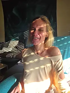 Chatroom XXX en direct de yola181