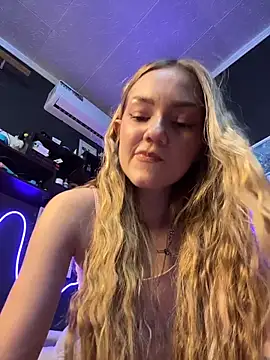 Chatroom XXX en direct de MilaMoone