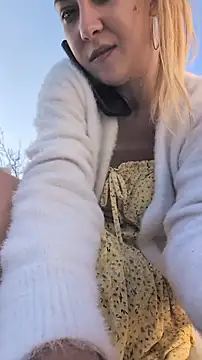 Chatroom XXX en direct de Risky_julia2330