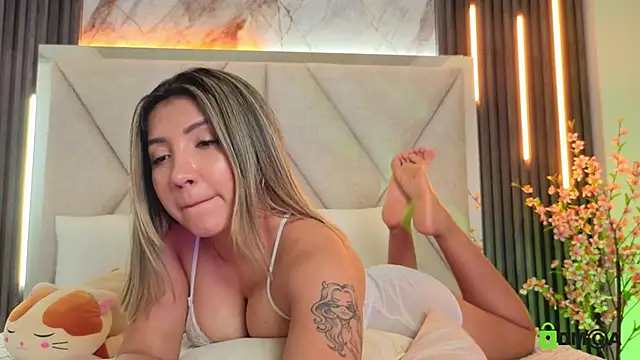 Онлайн чат XXX Happy_tits