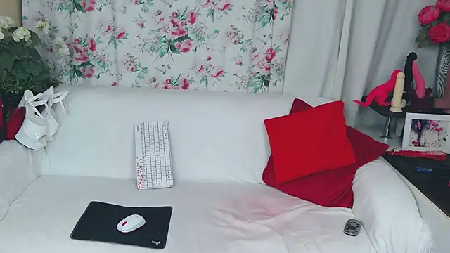 Chat +18 de CandyBoobsDD ao vivo