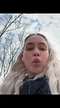 Chat XXX en directo de KikiWatson