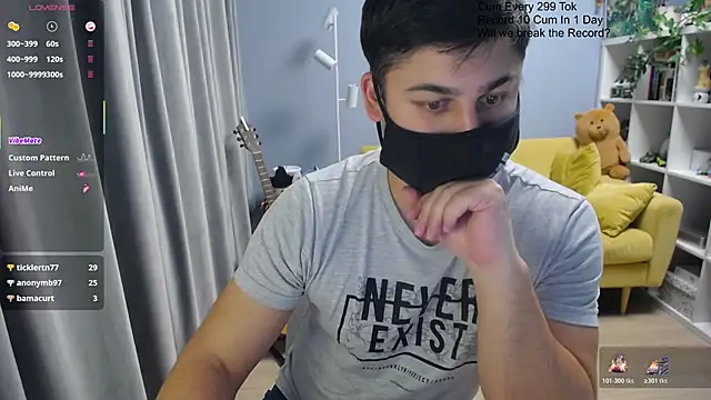 Živý XXX chat Tomguys