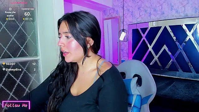 Miss_Scarlett22's Live XXX Chat