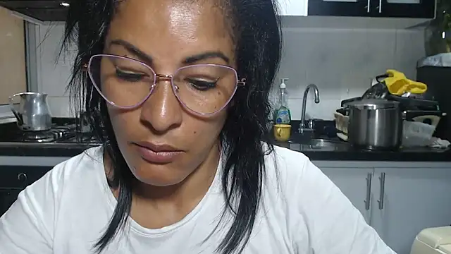 kateleyagrey – Naživo XXX chat