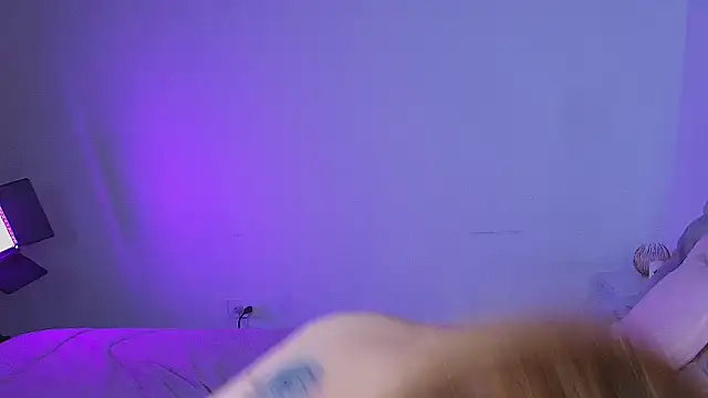 MiaColucci18 Chat XXX in diretta