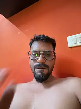 Stoner-boii-Cloudy-arhan's Live XXX Chat