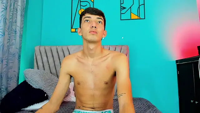 Maikol_Ortiz – Naživo XXX chat