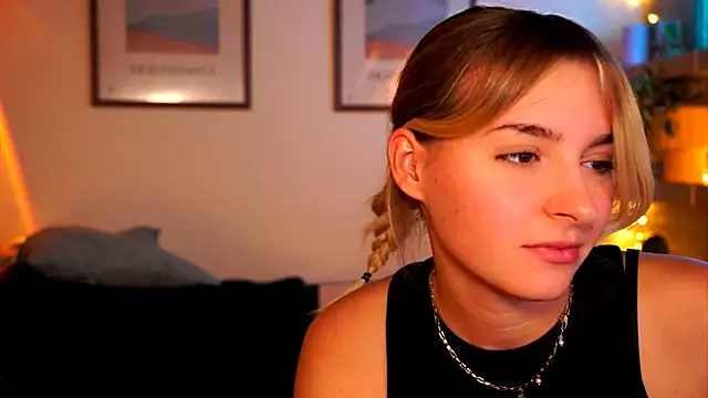 tiny_pixieee Webcam show