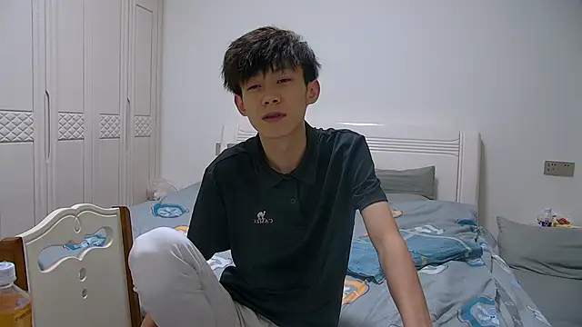 paofu-001's Live XXX Chat