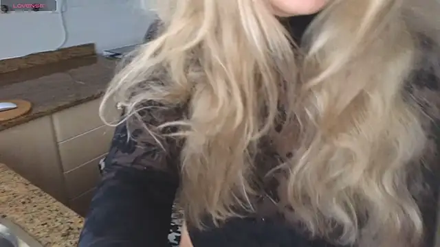 Lunamix Adlı Modelin Canlı XXX Sohbeti