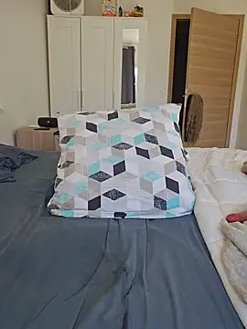 Show modela Chaudesquirt na web-kameri