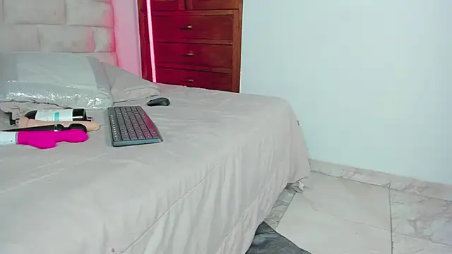 Chat +18 de HollyGrey_ ao vivo