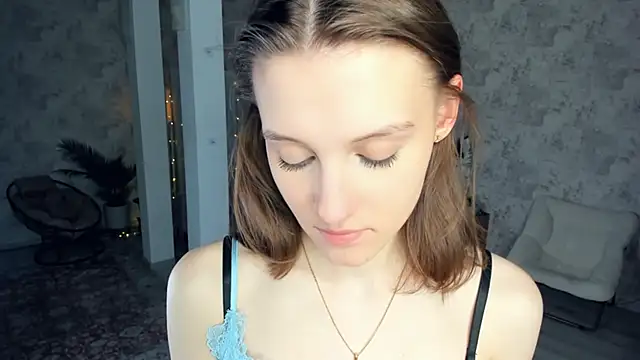 LianneBynon Show in webcam