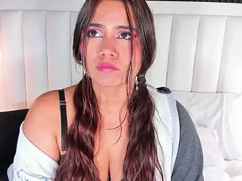 Chatroom XXX en direct de AslyGomez