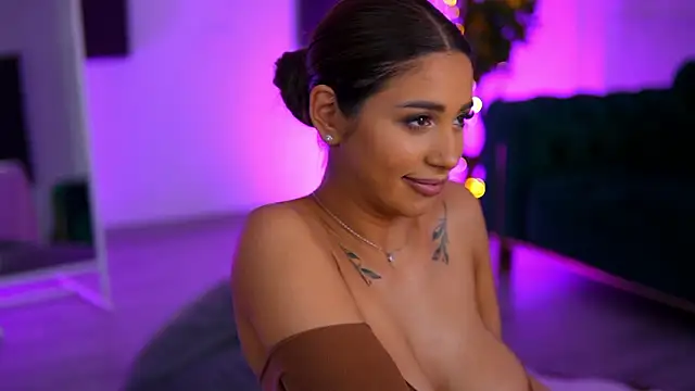 SiennaRuhのライブXXXチャット