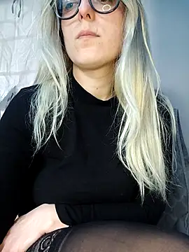 Chatroom XXX en direct de dolcehelena993