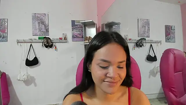 Chat XXX en directo de CAMILA--REY