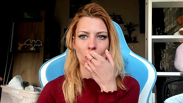 karo123421 élő XXX-chatje