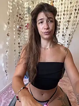 Yara-Lolii Chat XXX live