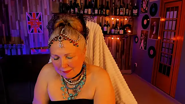 LilaMaharaniのライブXXXチャット