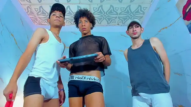 Spicy_guys live XXX chat