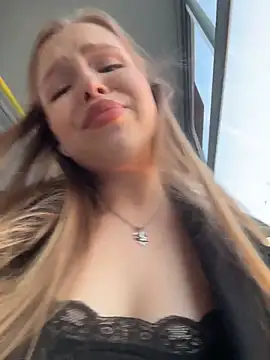 Liza_risky Adlı Modelin Canlı XXX Sohbeti