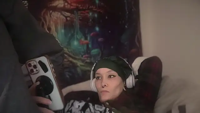 FRRANNKIE: διαδικτυακό σόου στην κάμερα