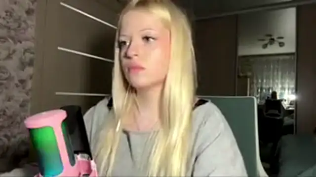 JeneeBIanks live XXX chat