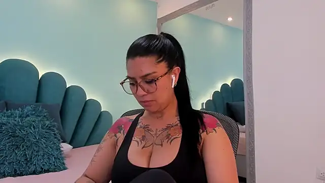 Živý XXX chat sharlott18