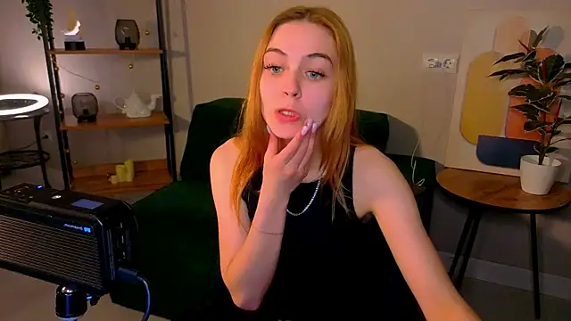 Bella_xBaby Adlı Modelin Canlı XXX Sohbeti