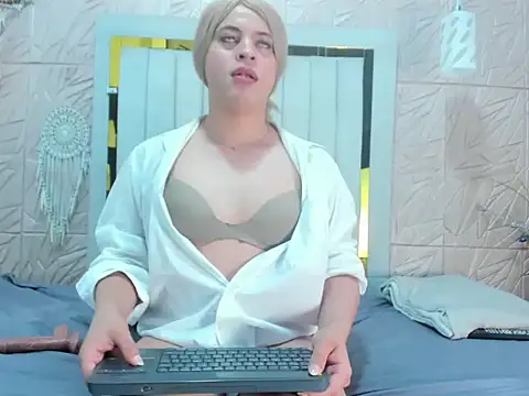 Show modela Sofia_Blakke na web-kameri