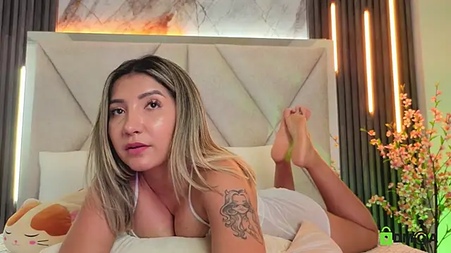 Happy_tits' Live XXX Chat