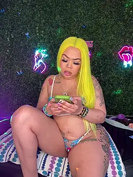 Chatroom XXX en direct de RenaThickAss