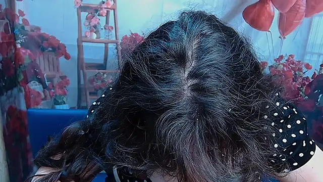 NeonilaLisova Adlı Modelin Canlı XXX Sohbeti