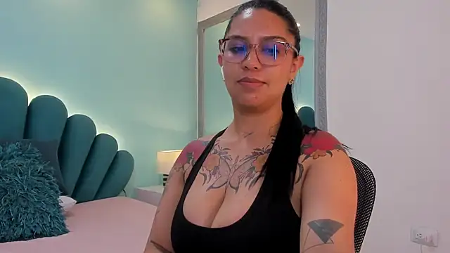 sharlott18 即時 XXX 聊天