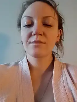 KattyLuuu élő XXX-chatje