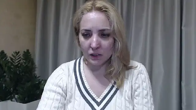 Pokazy przed kamerką – sweetpussy