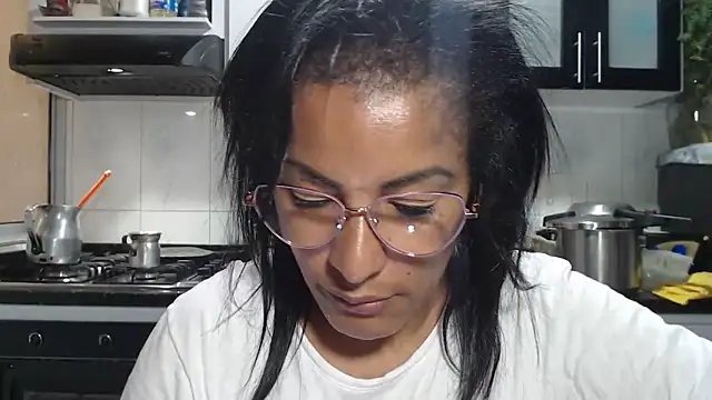 Chat +18 de kateleyagrey ao vivo