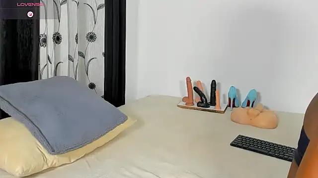 Chat XXX en directo de CREAMY_BUBBLEGUM