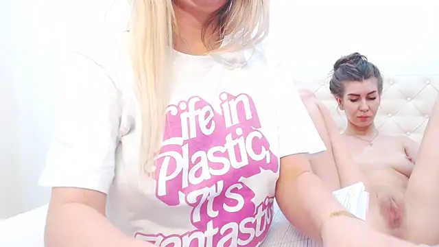 Chat +18 de BarbieDool ao vivo