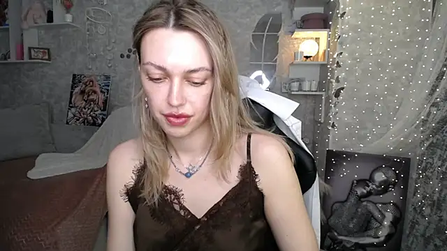 NickyAdamidi 现场XXX聊天