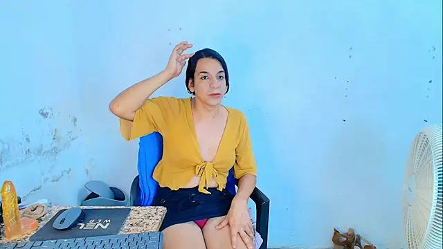 Oh_Tique Chat XXX in diretta