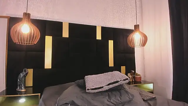 Lucio__Fox 即時 XXX 聊天