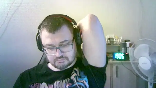 SirAbuser webkamerás műsora